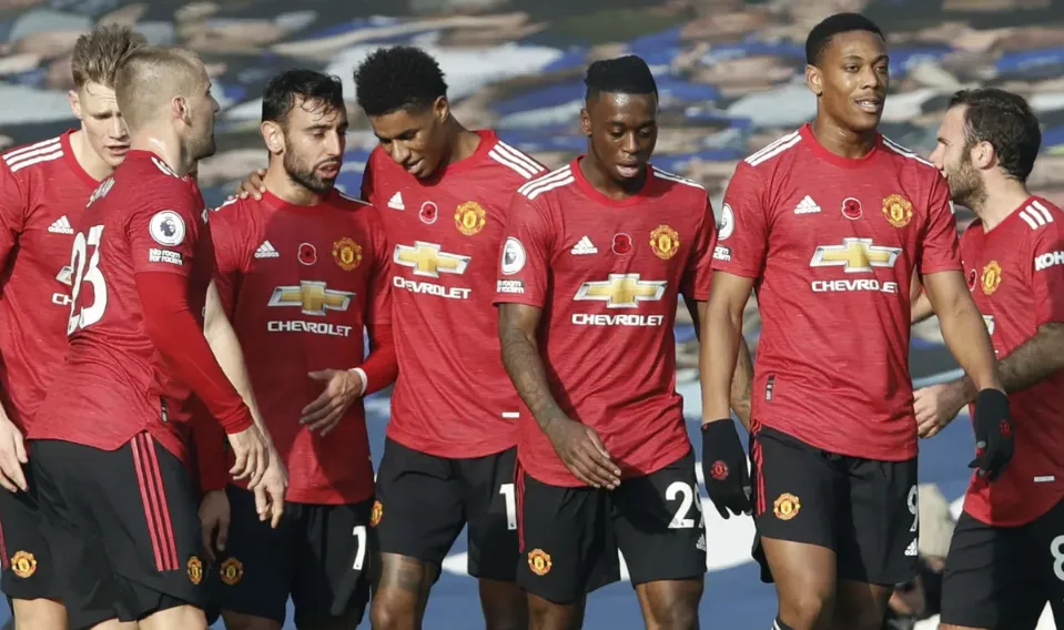 A Night of Contrasts in Istanbul